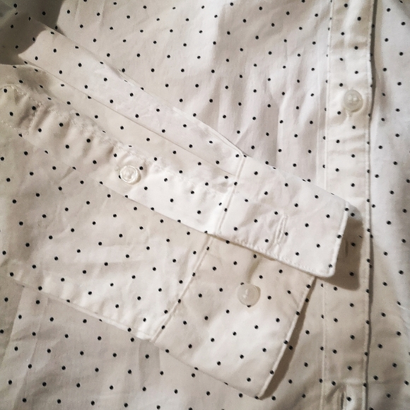 H&M / POLKA FITTED BUTTON DOWN SHIRT - Picture 6 of 8